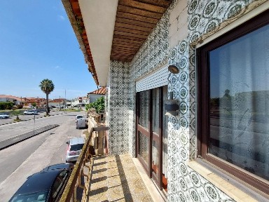 Moradia em banda à venda na Rua Padre Acúrcio