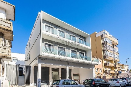 Apartamento T4 à venda na Rua dos Espatários
