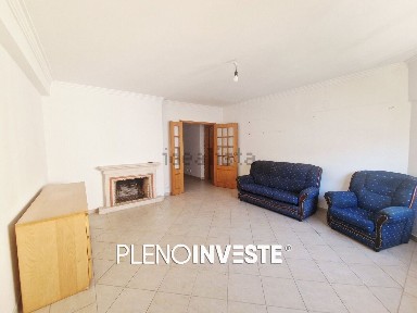 Apartamento T2 à venda na Avenida Vieira da Silva, 15