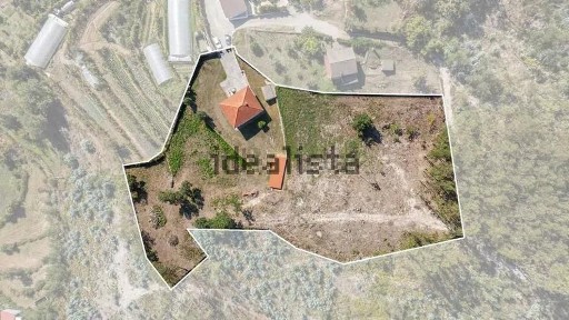 Moradia independente à venda em Leiradela