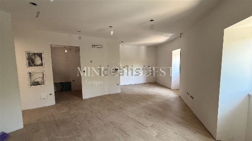 Apartamento T0 à venda na Rua da Lameira, 43