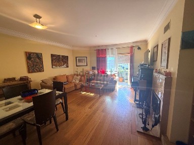 Apartamento T3 à venda na Rua Pero Covilha