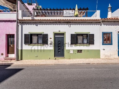 Moradia em banda à venda na Rua dos Pescadores