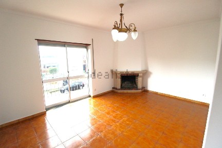 Arrendamento de apartamento T2 na Rua do Pisão, 4