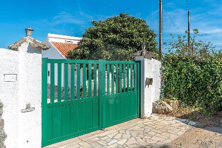 Moradia independente à venda na Travessa das Oliveiras