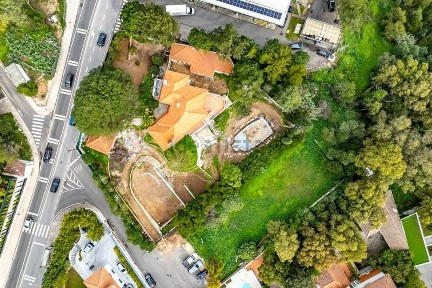 Moradia independente à venda na Avenida Condes de Barcelona