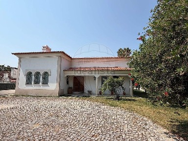 Quinta à venda em Tomar e Santa Maria dos Olivais