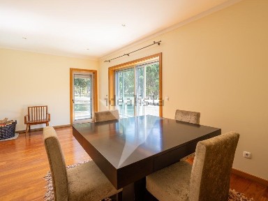 Arrendamento de apartamento T2 na Rua Manuel Almeida Rouxinol