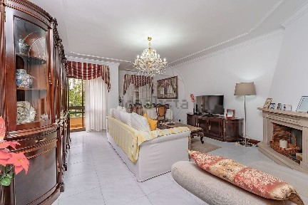Apartamento T3 à venda na Avenida Doutor Fernando Ricardo Ribeiro Leitão