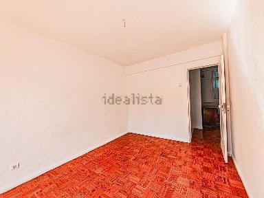 Apartamento T3 à venda na Rua Tomás Alcaide, 48