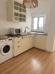 Apartamento T1 à venda na Rua Francisco Sanches, 8