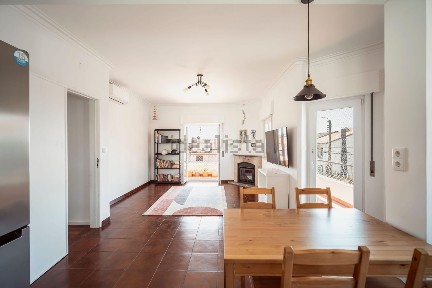 Apartamento T3 à venda na Rua Florbela Espanca, 54 a