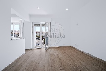 Apartamento T2 à venda na Avenida Camilo Castelo Branco