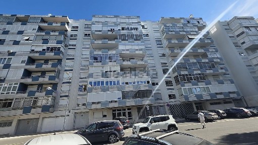 Apartamento T5 à venda em Telheiras
