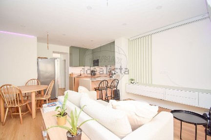 Apartamento T1 à venda na Rua António Pedro de Carvalho