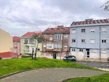 Apartamento T1 à venda na Rua Marquesa de Alorna
