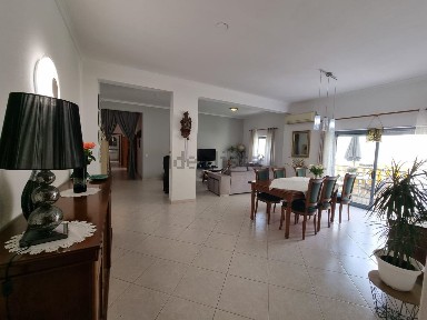 Apartamento T3 à venda na Rua Alexandre Massai, 5