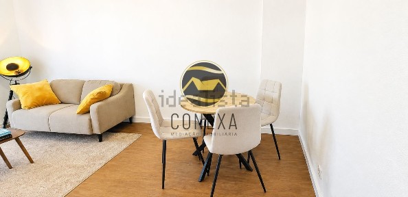 Apartamento T1 à venda na Avenida Professor Doutor Adelino da Palma Carlos