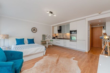 Apartamento T0 à venda na Avenida Dom João II