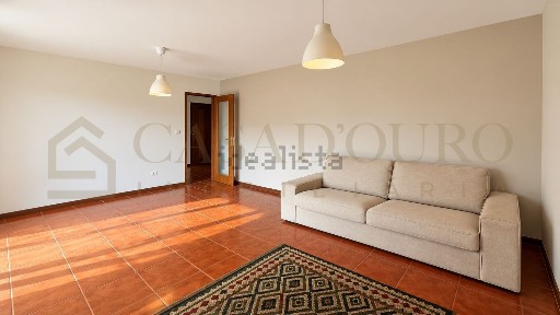 Apartamento T3 à venda na Rua de António Ribeiro