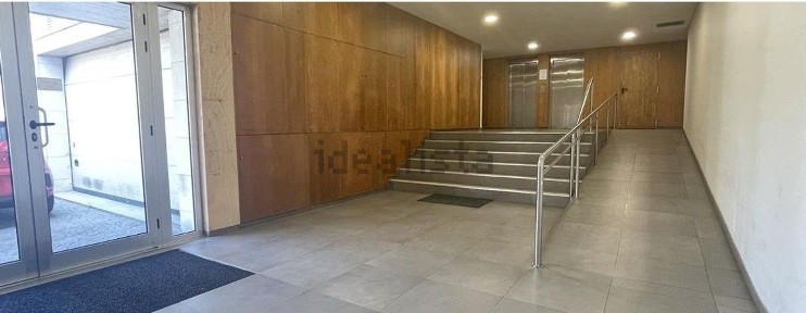 Apartamento T2 à venda na Praça das Flores, 91