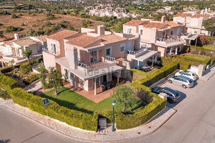 Casa ou moradia à venda na Gramacho - Vale da Pinta