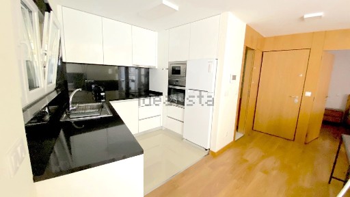 Arrendamento de duplex na Rua do Janes, 47