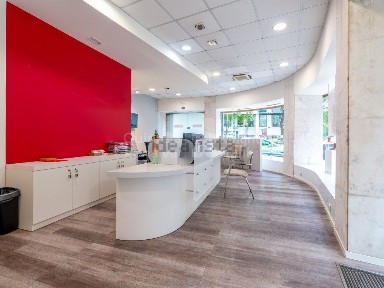 Espaço comercial à venda na Avenida Duque de Ávila
