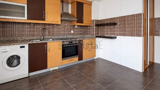 Apartamento T3 à venda em Repeses e São Salvador