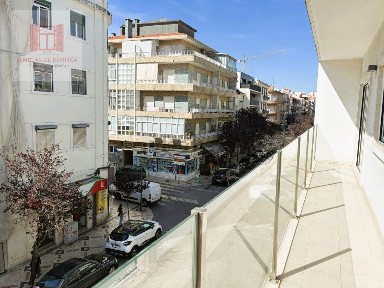 Arrendamento de apartamento T3 na Avenida Combatentes da Grande Guerra