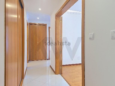 Arrendamento de apartamento T2 na Rua José Cardoso Pires, 4