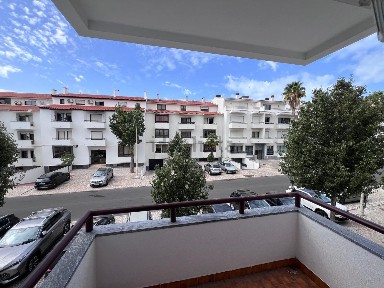 Arrendamento de apartamento T3 na Rua das Romãzeiras, 12