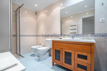 Arrendamento de apartamento T2 na Rua Martens Ferrão