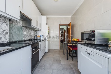 Apartamento T2 à venda na Avenida Dom Nuno Álvares Pereira