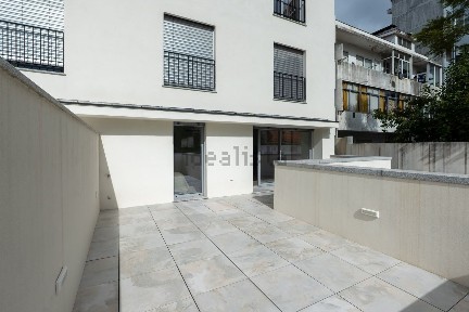 Arrendamento de apartamento T2 na Rua João Grave, 144