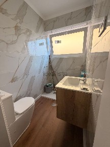 Apartamento T3 à venda na Avenida Mouzinho de Albuquerque, 4