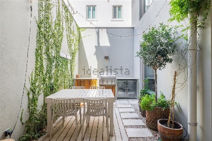 Apartamento T2 à venda na Travessa do Castro, 3