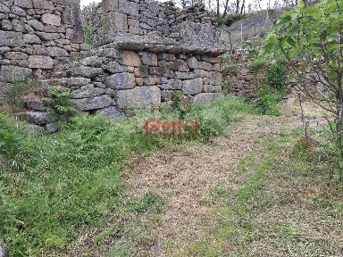 Moradia independente à venda em Arnas