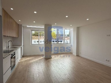Apartamento T3 à venda na Montalvão