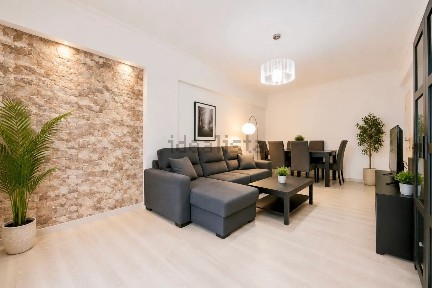 Apartamento T2 à venda na Rua Cidade de Pau