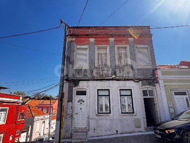 Apartamento T2 à venda na Rua Batalha do Viso