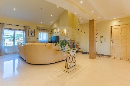 Apartamento T3 à venda na Rua Póvoa do Poço
