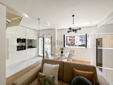 Arrendamento de apartamento T3 na Rua Monsenhor Torres Carneiro, 185