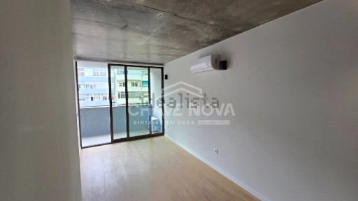 Apartamento T1 à venda na Rua Mário Botas s/n