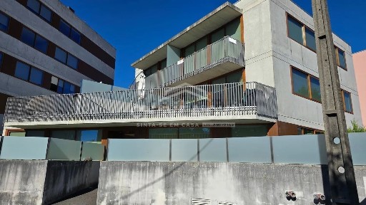 Apartamento T1 à venda na Rua das Amoreiras, 35