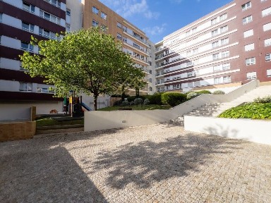 Apartamento T3 à venda na Rua da Devesa