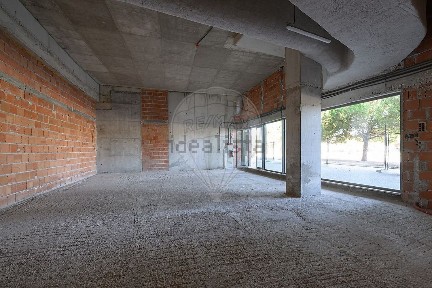 Espaço comercial à venda na Avenida David Mourão-Ferreira, 26