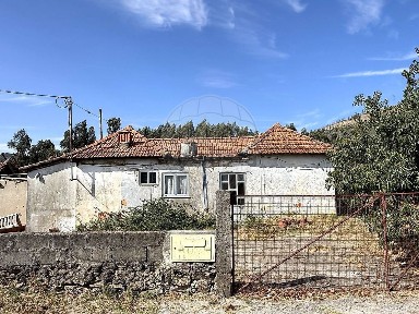 Moradia independente à venda em Rio Mau