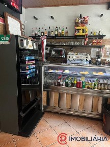 Espaço comercial à venda na Praceta Sebastião da Gama