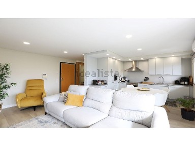 Apartamento T2 à venda na Avenida Porto Santo, 9